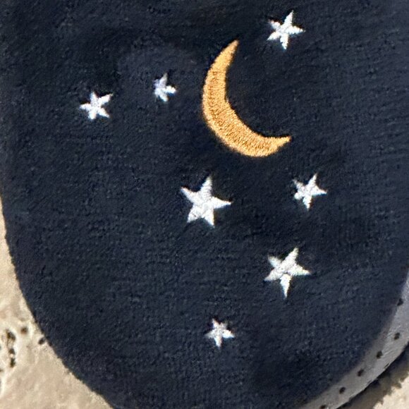 VERA BRADLEY COZY FLEECE SLIPPERS:NWT  WINTER FOREST  MEDIUM - Picture 7 of 10